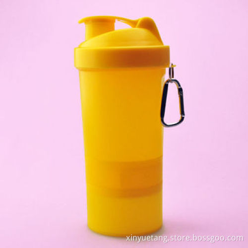 Cheap Fitness Colorful Plastic Powder Shaker Bottles